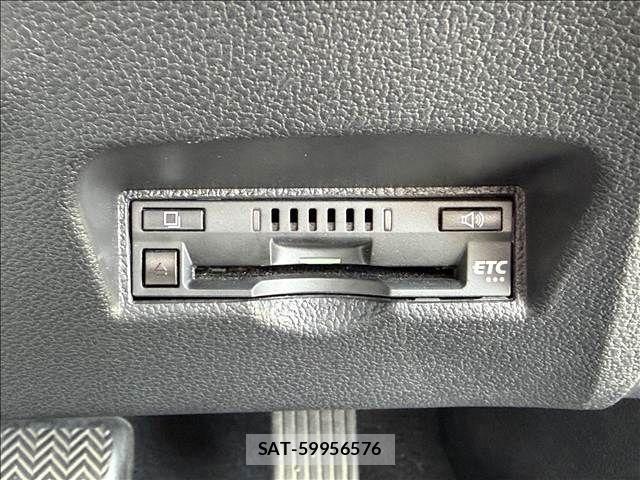 Toyota PRIUS PHV 2020-05 8337520-14
