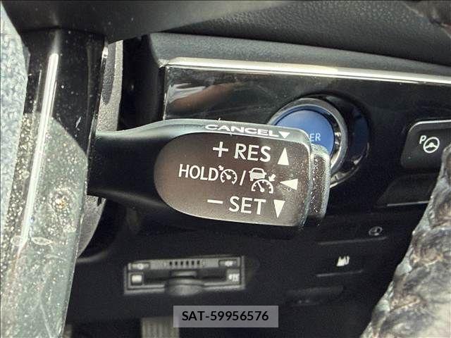 Toyota PRIUS PHV 2020-05 8337520-26
