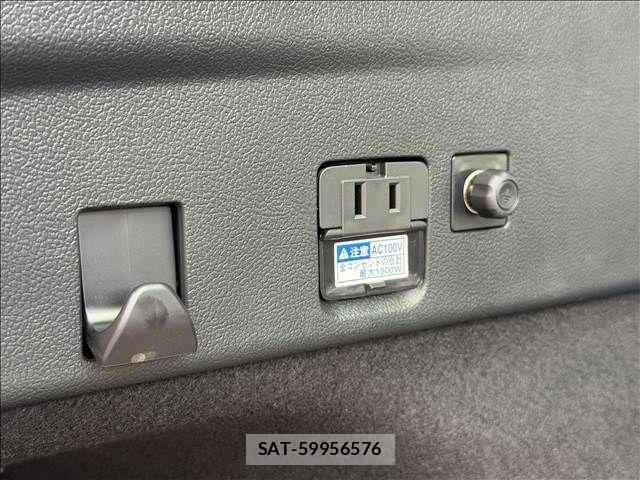 Toyota PRIUS PHV 2020-05 8337520-28