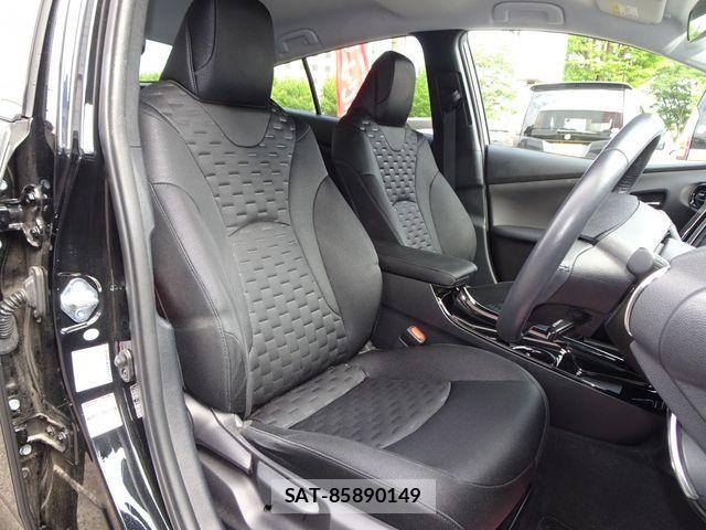 Toyota PRIUS PHV 2018-01 8337523-14