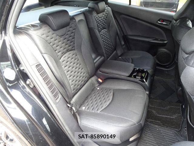 Toyota PRIUS PHV 2018-01 8337523-16