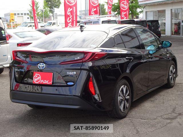 Toyota PRIUS PHV 2018-01 8337523-2