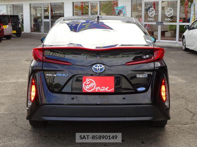 Toyota PRIUS PHV 2018-01 8337523-6
