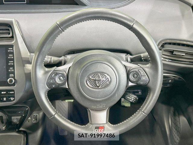 Toyota PRIUS PHV 2022-05 8337519-10