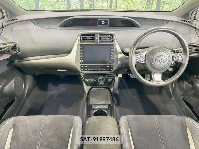 Toyota PRIUS PHV 2022-05 8337519-1