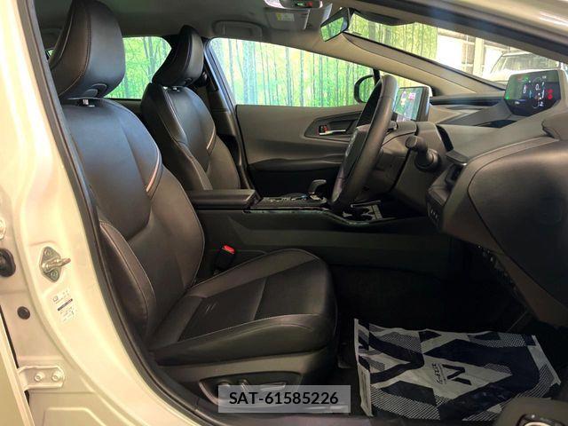 Toyota PRIUS PHV 2023-05 8337517-8