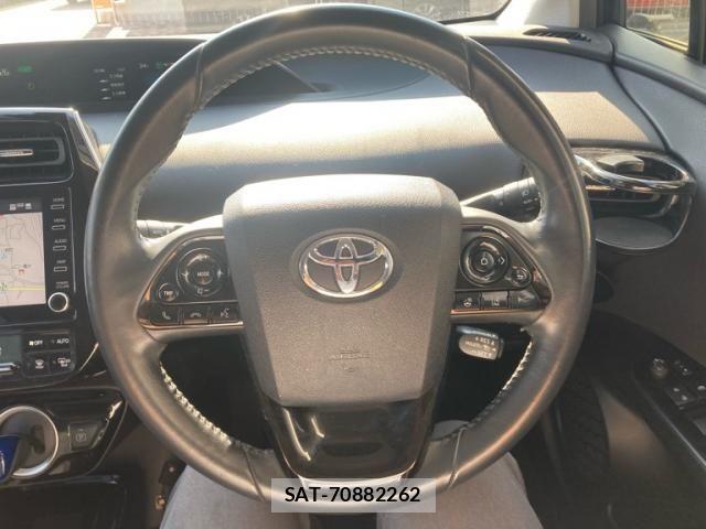 Toyota PRIUS PHV 2021-12 8337518-14