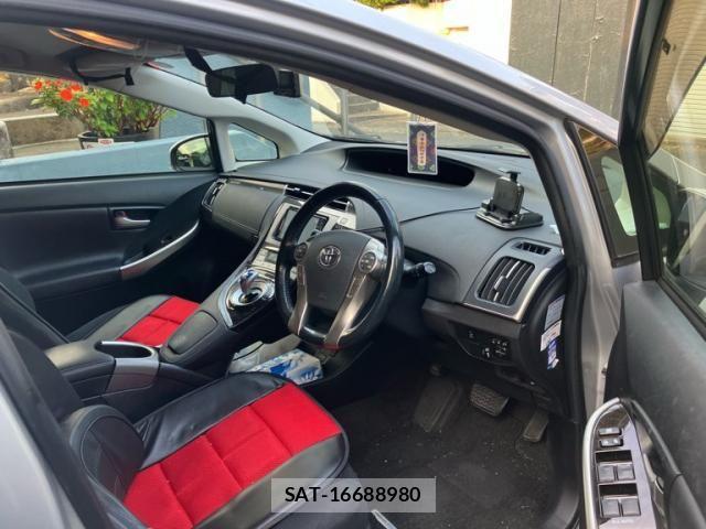 Toyota PRIUS PHV 2015-01 8337524-9