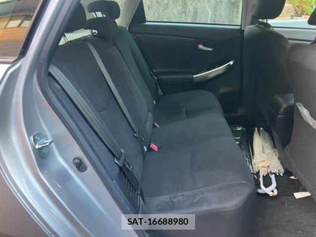 Toyota PRIUS PHV 2015-01 8337524-11