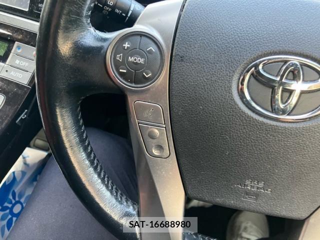 Toyota PRIUS PHV 2015-01 8337524-14
