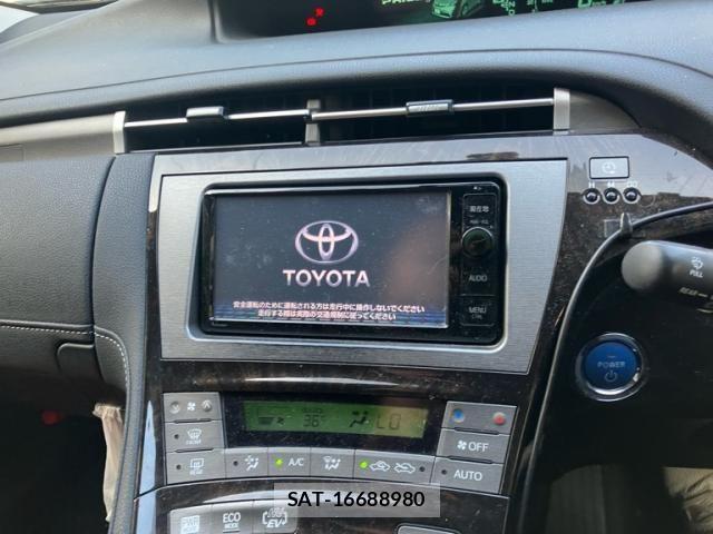 Toyota PRIUS PHV 2015-01 8337524-17