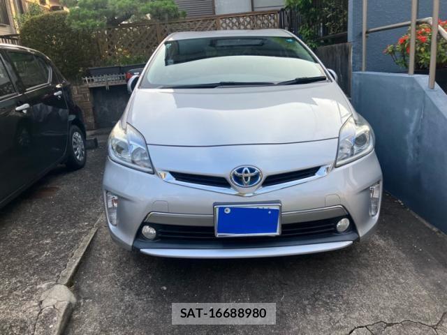 Toyota PRIUS PHV 2015-01 8337524-1