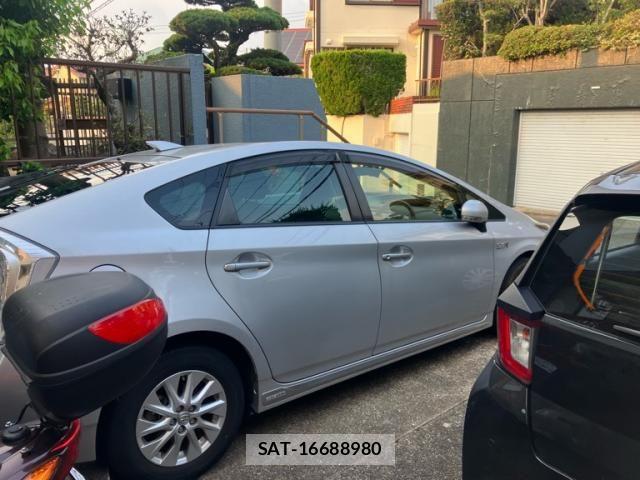 Toyota PRIUS PHV 2015-01 8337524-4