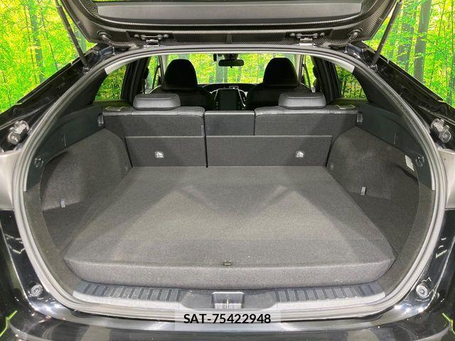 Toyota PRIUS PHV 2017-07 8355420-10
