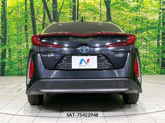 Toyota PRIUS PHV 2017-07 8355420-14