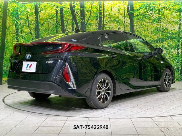 Toyota PRIUS PHV 2017-07 8355420-16