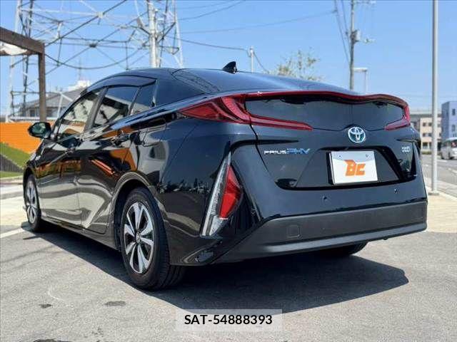 Toyota PRIUS PHV 2021-10 8355418-12