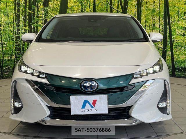Toyota PRIUS PHV 2018-02 8355422-13