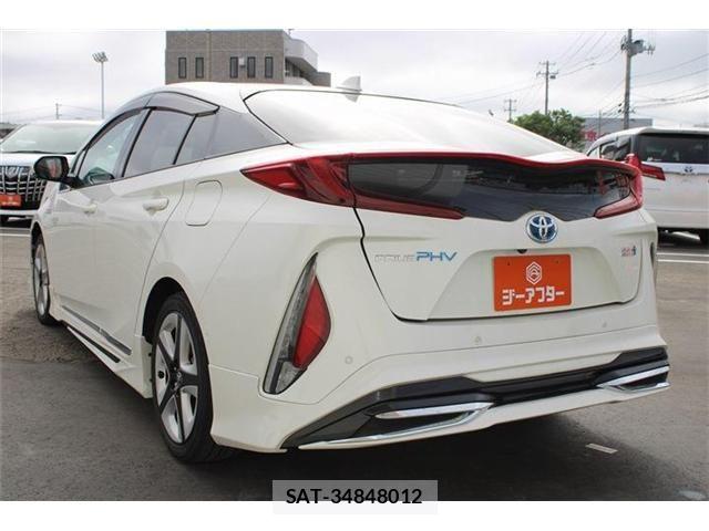 Toyota PRIUS PHV 2017-09 8355421-12