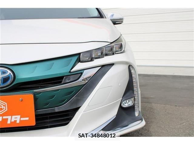 Toyota PRIUS PHV 2017-09 8355421-15