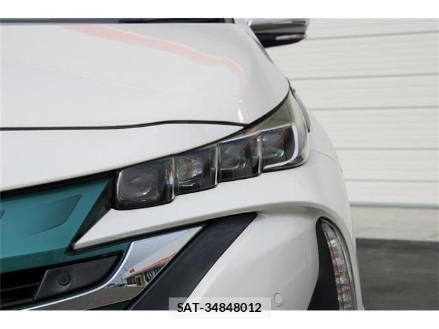 Toyota PRIUS PHV 2017-09 8355421-16