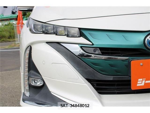 Toyota PRIUS PHV 2017-09 8355421-17