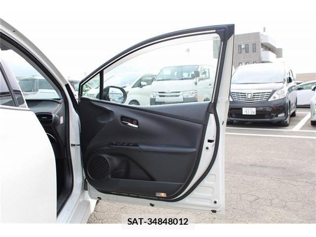 Toyota PRIUS PHV 2017-09 8355421-23