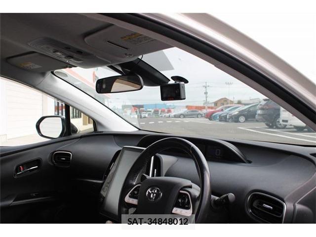 Toyota PRIUS PHV 2017-09 8355421-24