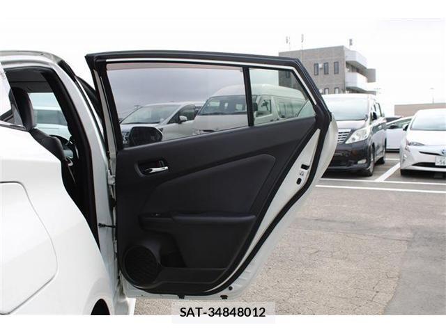 Toyota PRIUS PHV 2017-09 8355421-27