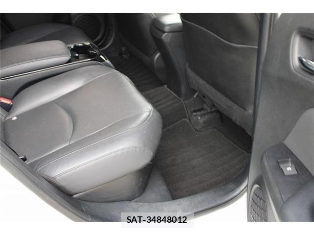Toyota PRIUS PHV 2017-09 8355421-28