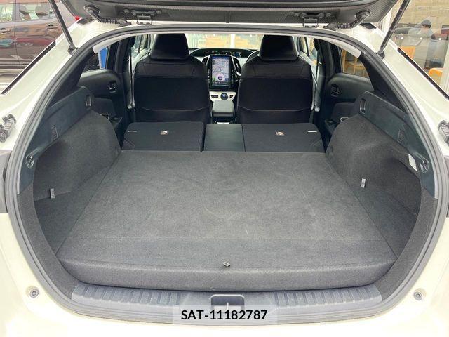 Toyota PRIUS PHV 2017-08 8355424-9
