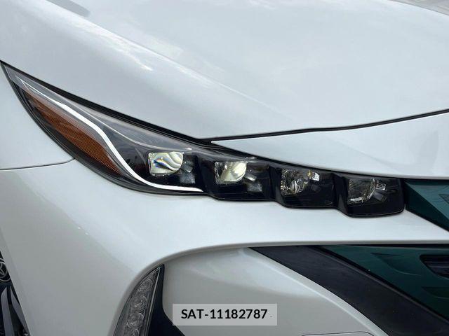 Toyota PRIUS PHV 2017-08 8355424-12