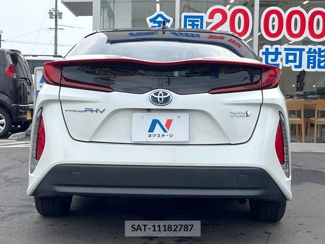 Toyota PRIUS PHV 2017-08 8355424-14