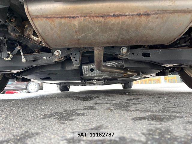 Toyota PRIUS PHV 2017-08 8355424-18