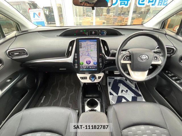Toyota PRIUS PHV 2017-08 8355424-1