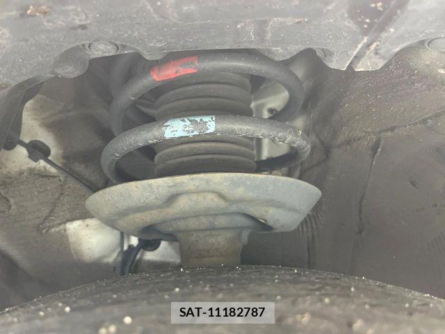 Toyota PRIUS PHV 2017-08 8355424-19