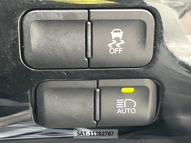 Toyota PRIUS PHV 2017-08 8355424-6