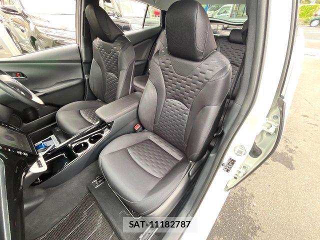 Toyota PRIUS PHV 2017-08 8355424-7