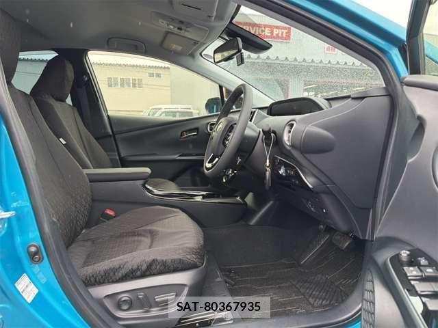 Toyota PRIUS PHV 2021-11 8355419-11