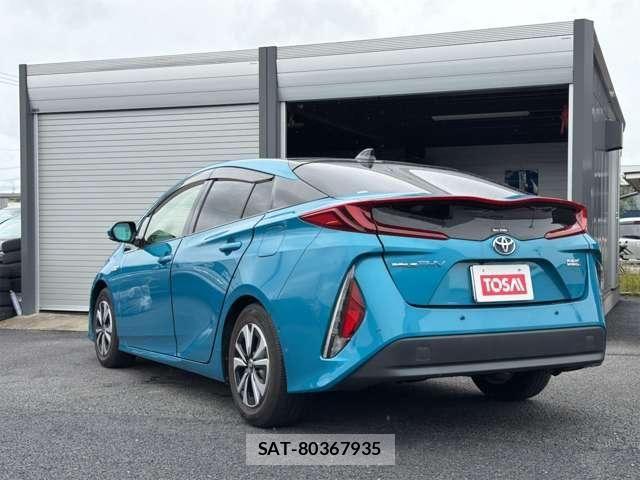 Toyota PRIUS PHV 2021-11 8355419-20