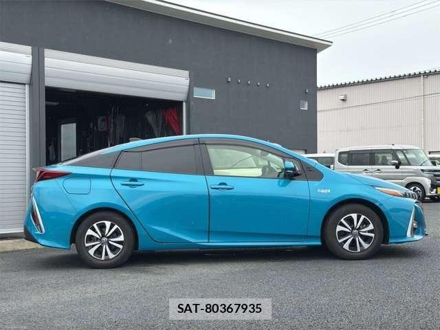 Toyota PRIUS PHV 2021-11 8355419-24