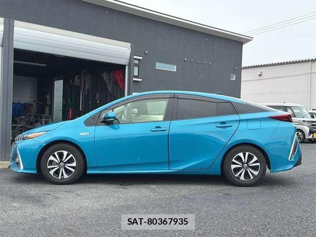 Toyota PRIUS PHV 2021-11 8355419-26
