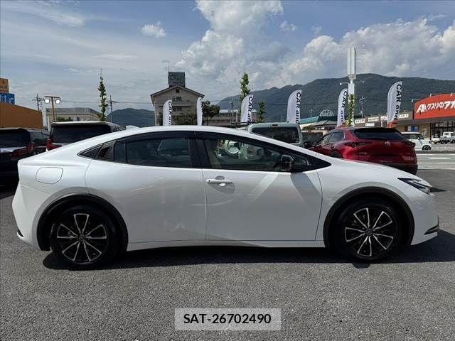 Toyota PRIUS PHV 2025-01 8355417-10