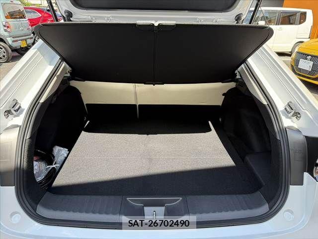 Toyota PRIUS PHV 2025-01 8355417-18