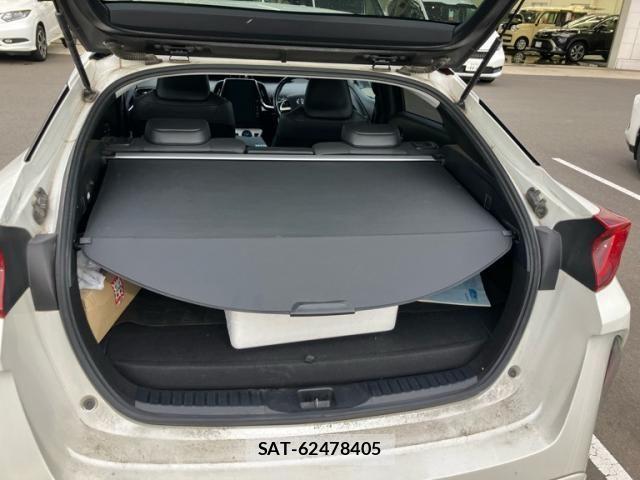 Toyota PRIUS PHV 2017-09 8368249-10