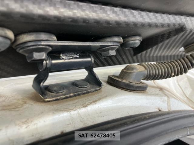 Toyota PRIUS PHV 2017-09 8368249-11