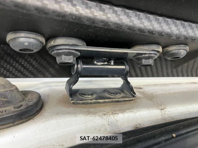 Toyota PRIUS PHV 2017-09 8368249-12