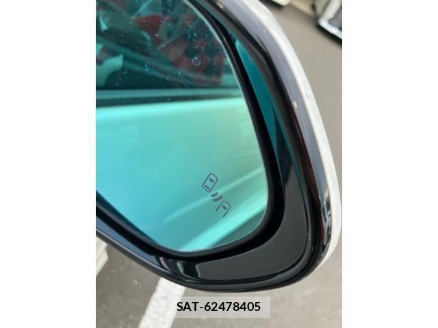 Toyota PRIUS PHV 2017-09 8368249-17