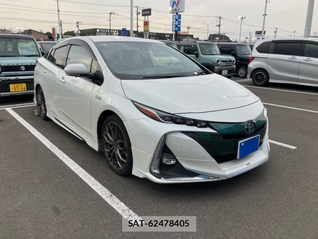 Toyota PRIUS PHV 2017-09 8368249-1