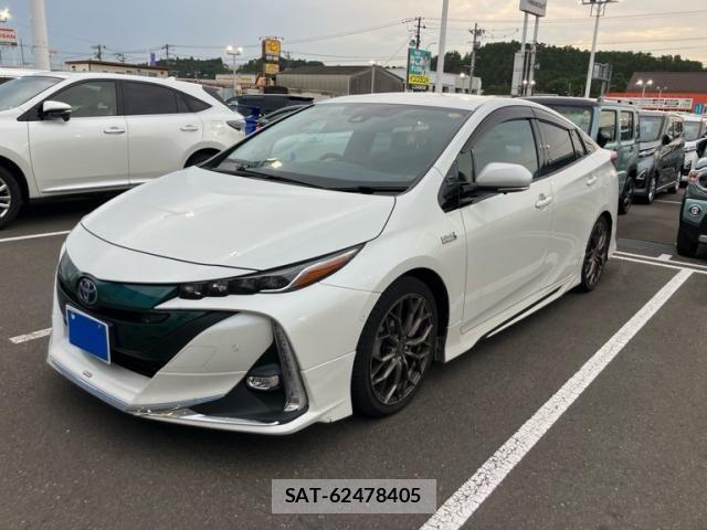 Toyota PRIUS PHV 2017-09 8368249-2